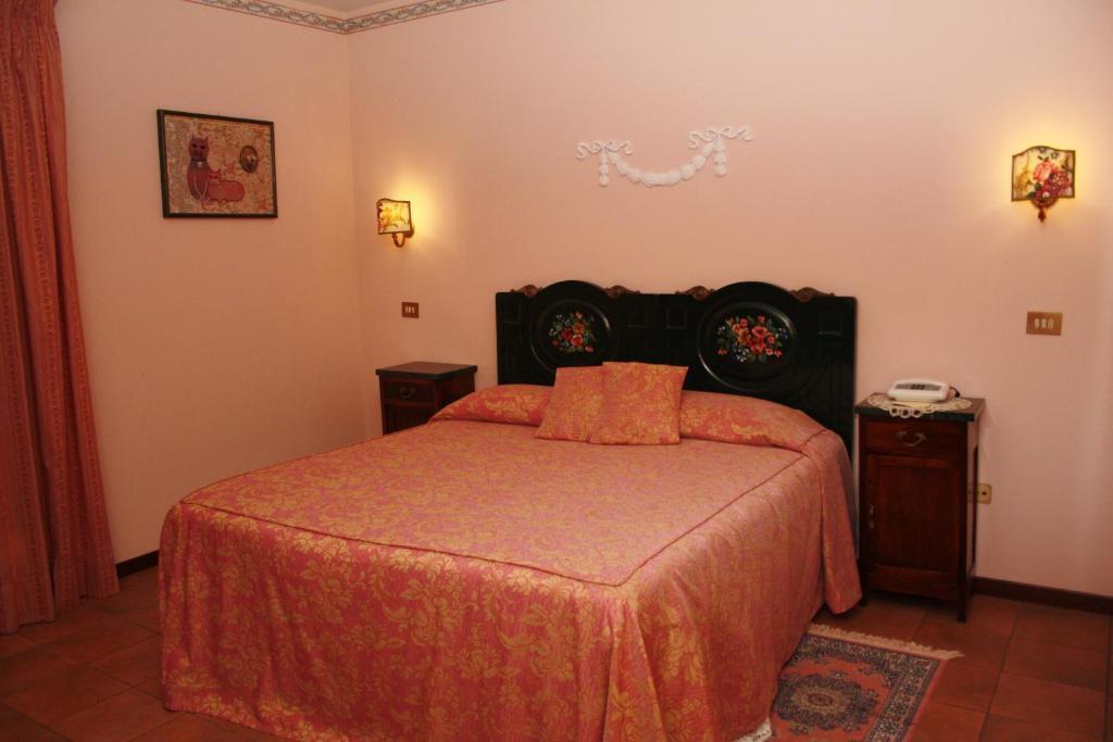 Locanda Salimbeni Guest House San Severino Marche Room photo