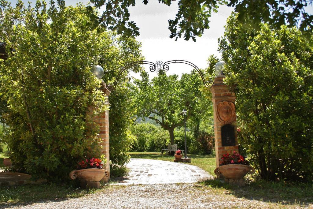 Locanda Salimbeni Guest House San Severino Marche Exterior photo