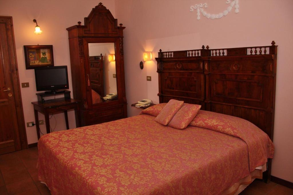 Locanda Salimbeni Guest House San Severino Marche Room photo