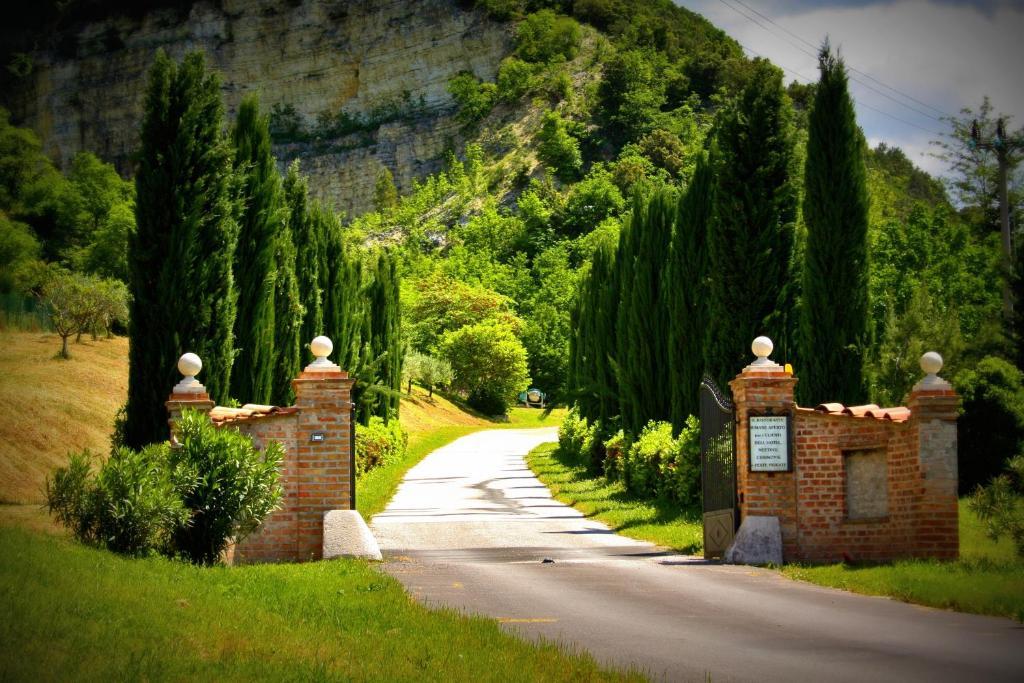 Locanda Salimbeni Guest House San Severino Marche Exterior photo