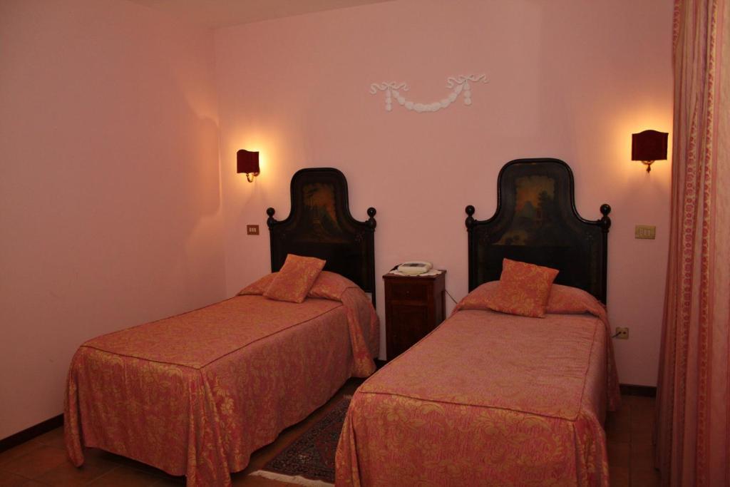 Locanda Salimbeni Guest House San Severino Marche Room photo