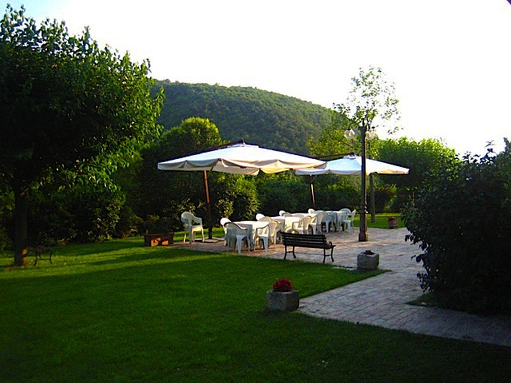 Locanda Salimbeni Guest House San Severino Marche Exterior photo