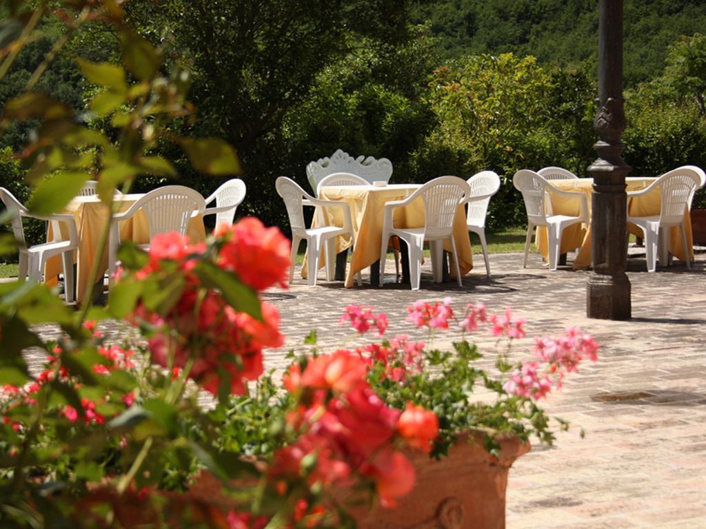 Locanda Salimbeni Guest House San Severino Marche Exterior photo